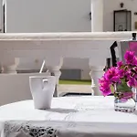 Апартаменти Bright Spacious 1 Bed