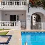 Bright Spacious 1 Bed Appartamento
