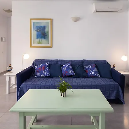 Bright Spacious 1 Bed Nerja