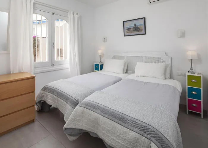 Bright Spacious 1 Bed 아파트 *