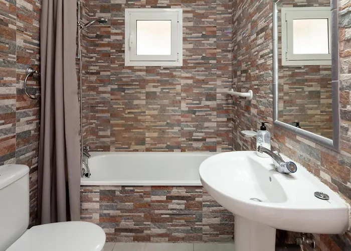 Bright Spacious 1 Bed Апартаменты