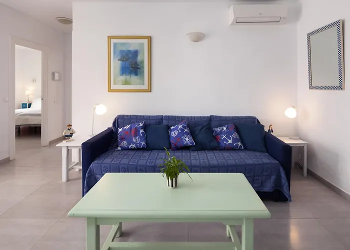 Bright Spacious 1 Bed Nerja