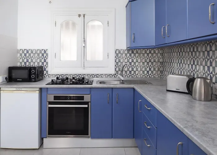 Bright Spacious 1 Bed Apartment *